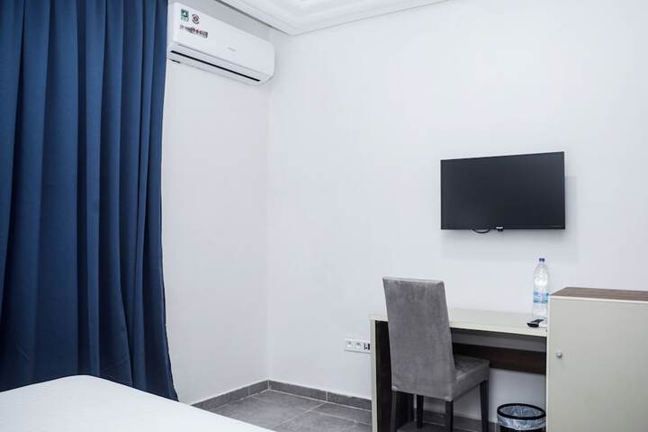 Room 13 of 86