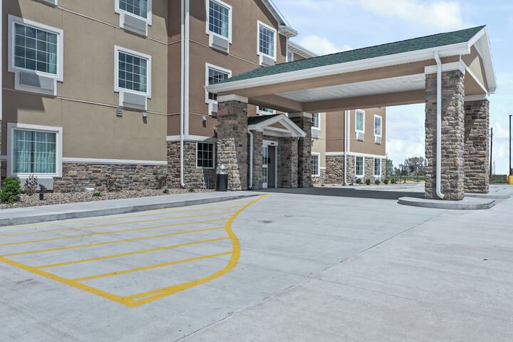 Hotel 68 of 72