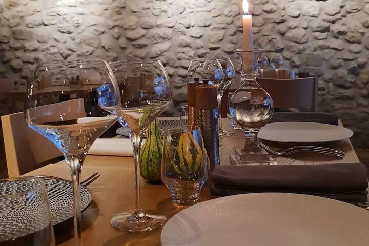 Dining 11 of 16