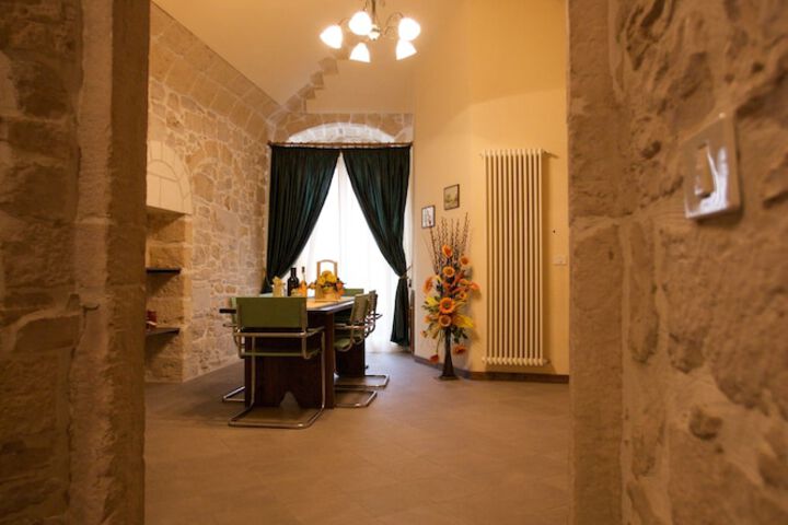 Room 15 of 49