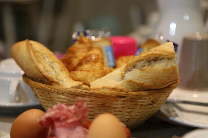 Breakfast/Coffee Service 20 of 33