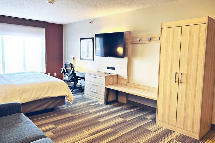 1 King Bed Suite (11 of 24)