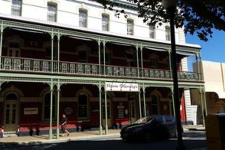 Rosie OGrady's Irish Pub