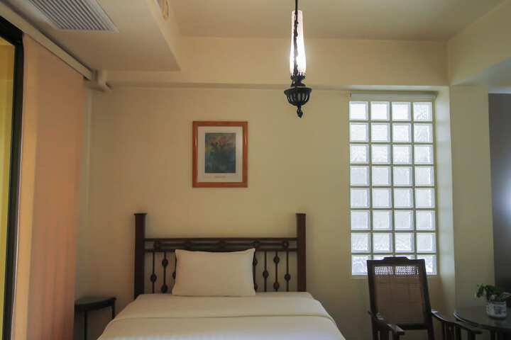 Room 51 of 167