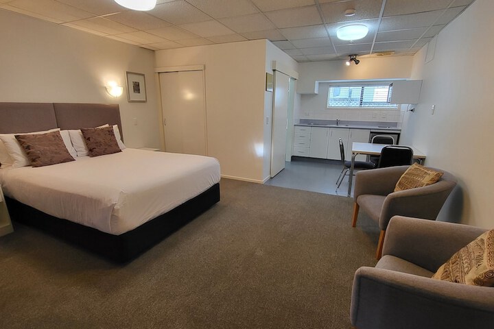 Room 16 of 65