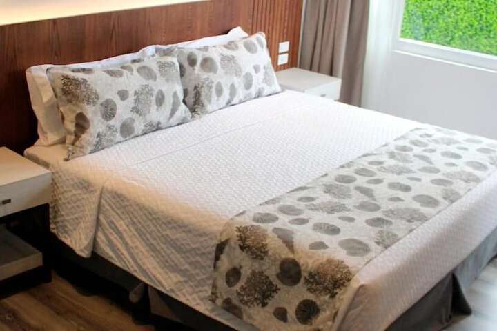 Room 6 of 27