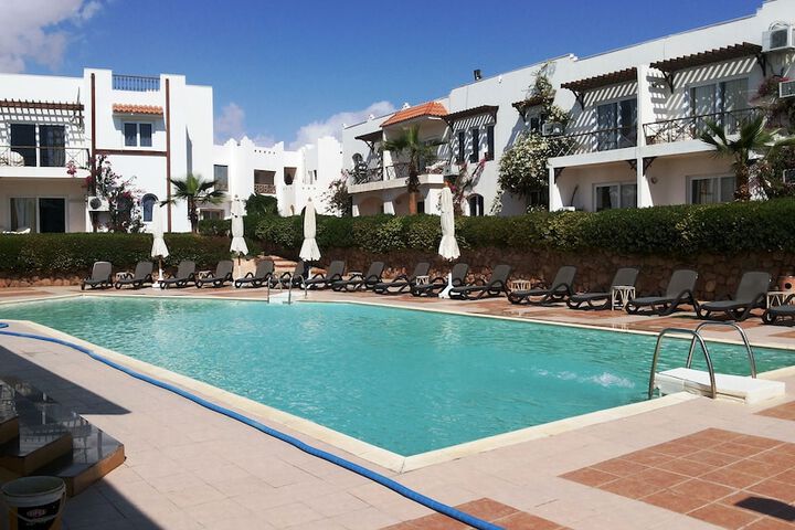 Pool Hotel