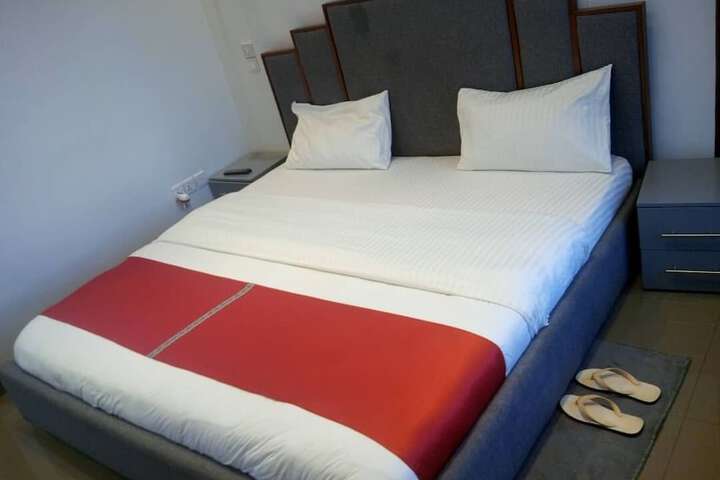 Room 9 of 20