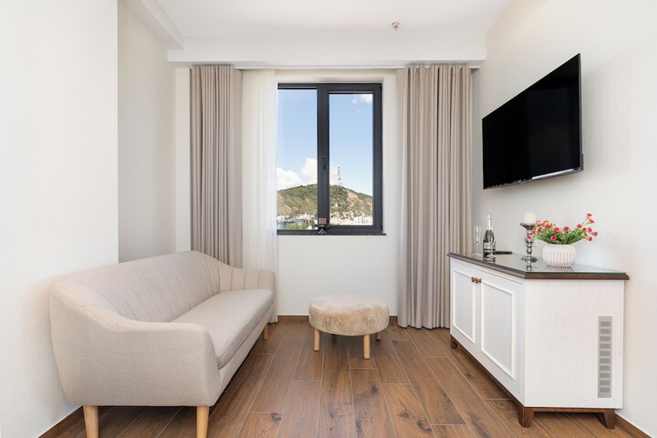Room 12 of 60