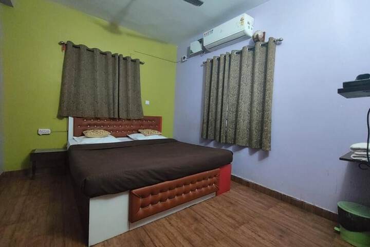 Room 4 of 14