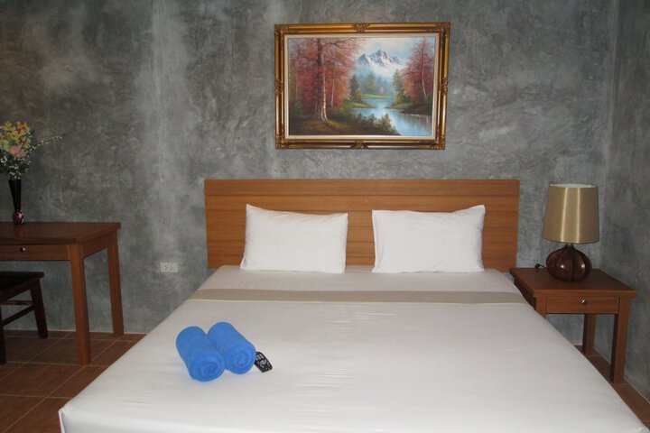 Room 5 of 66