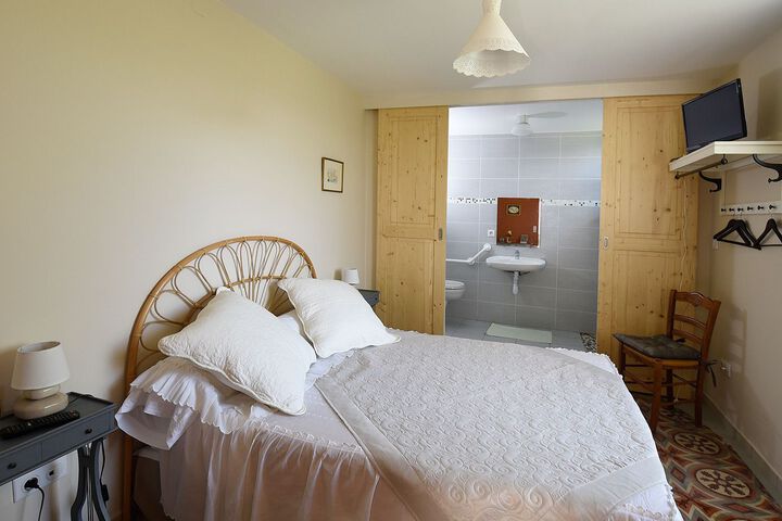 Room 8 of 15