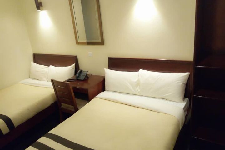 Room 18 of 21