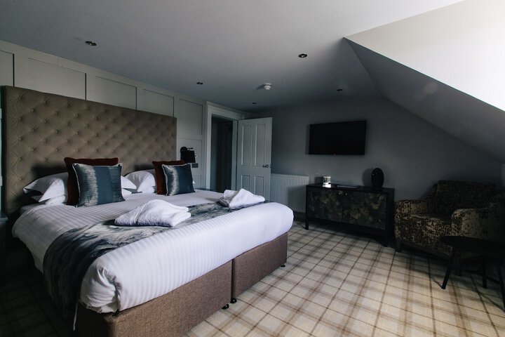 Room 8 of 84