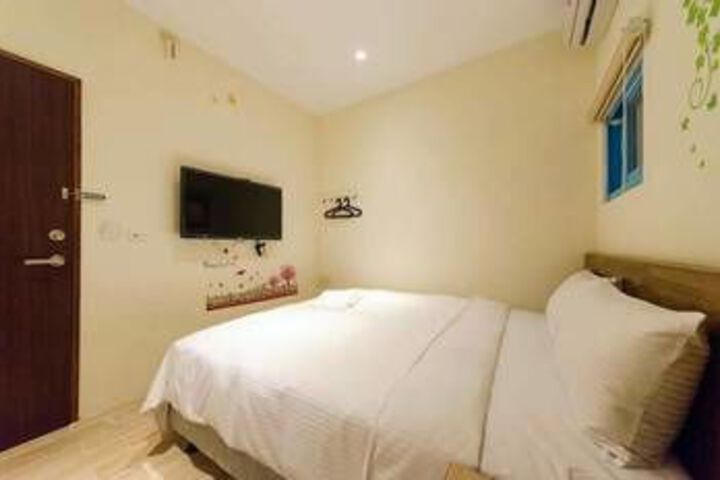 Room 18 of 21
