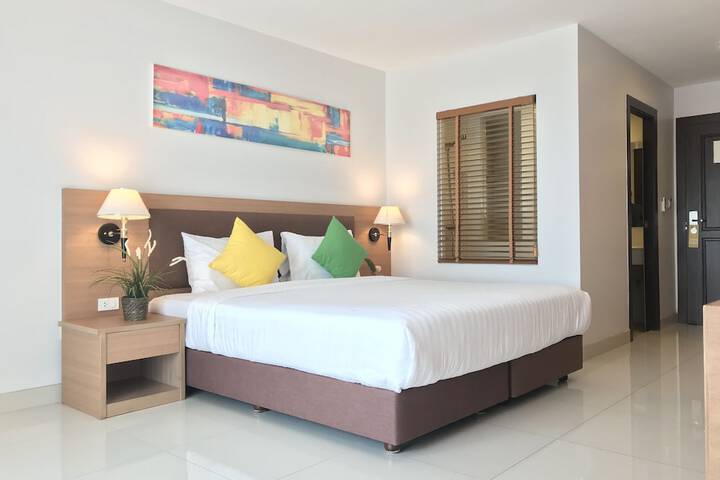 Room 35 of 103