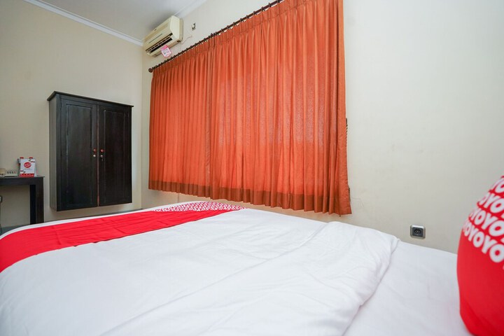 Room 34 of 64