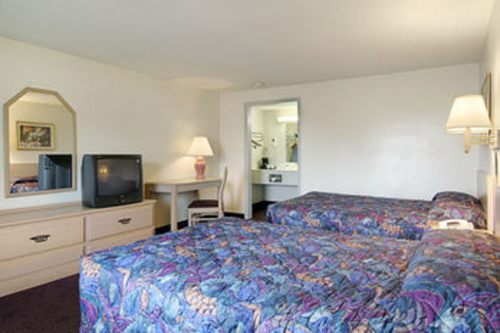 Room 9 of 26