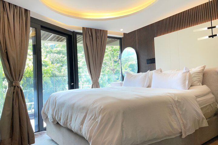 Room 8 of 30