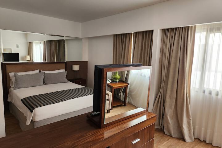 Room 26 of 48