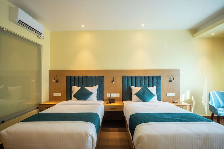Room 4 of 43