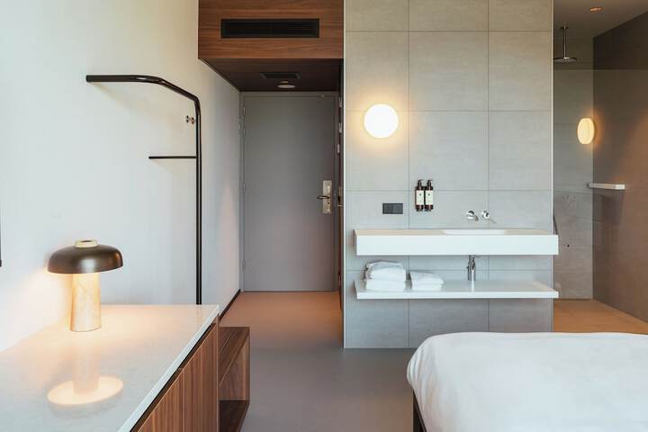 Room 5 of 54