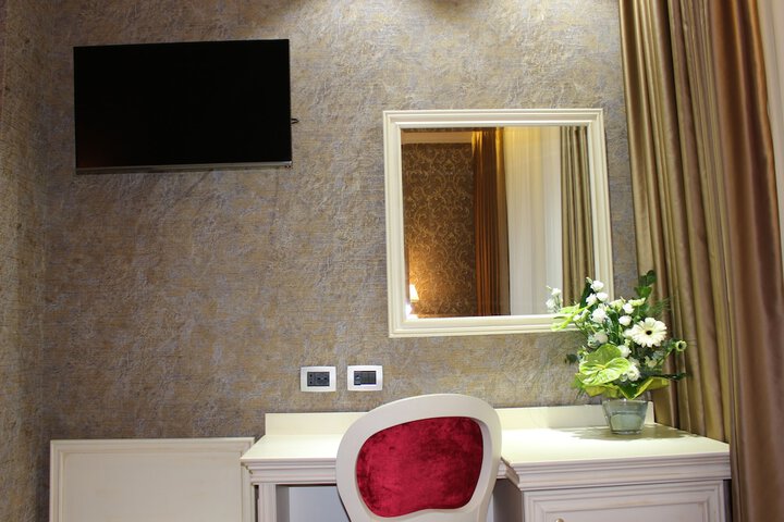 Room 16 of 42