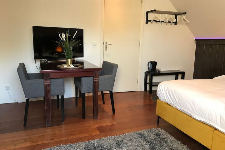 Room 5 of 54