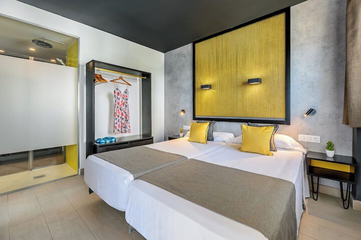 Room 6 of 47