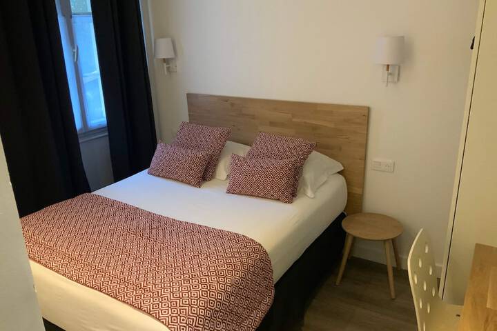 Room 15 of 52