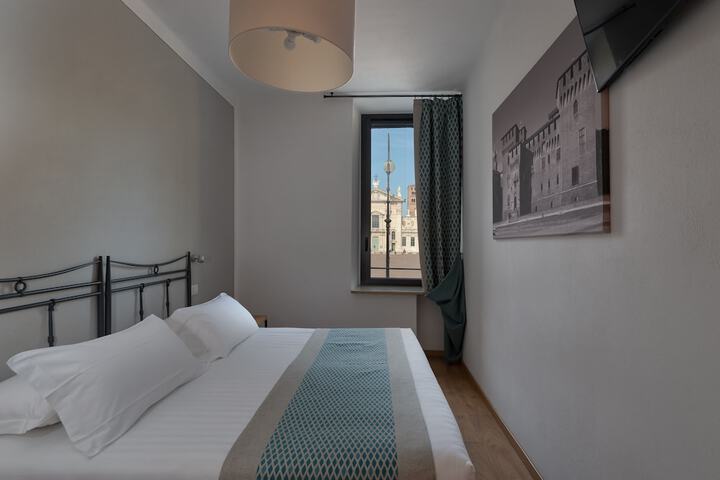 Room 14 of 28