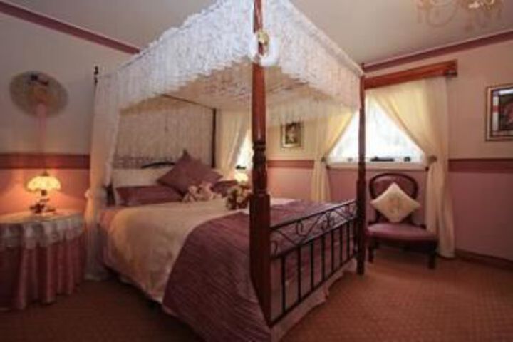 Room 4 of 19