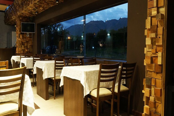 Lounge 50 of 67