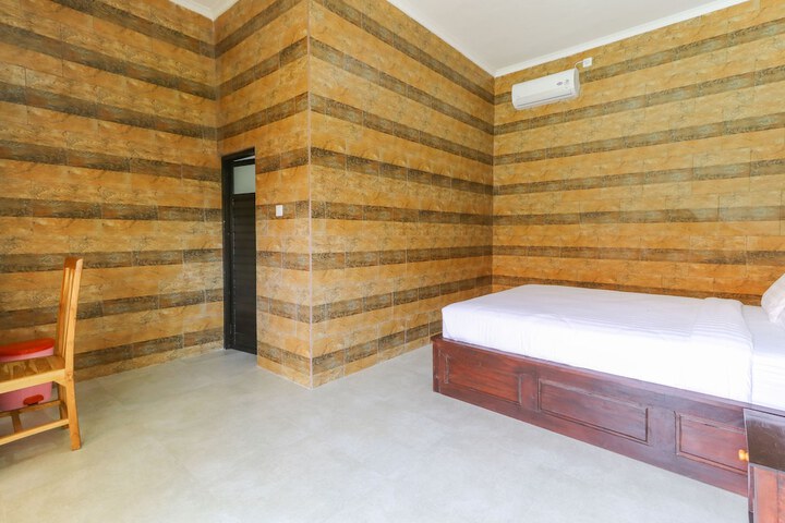Room 3 of 34
