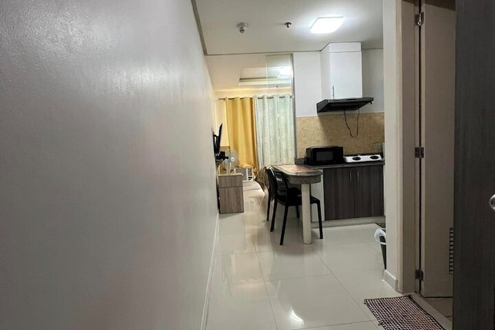 Room 8 of 24