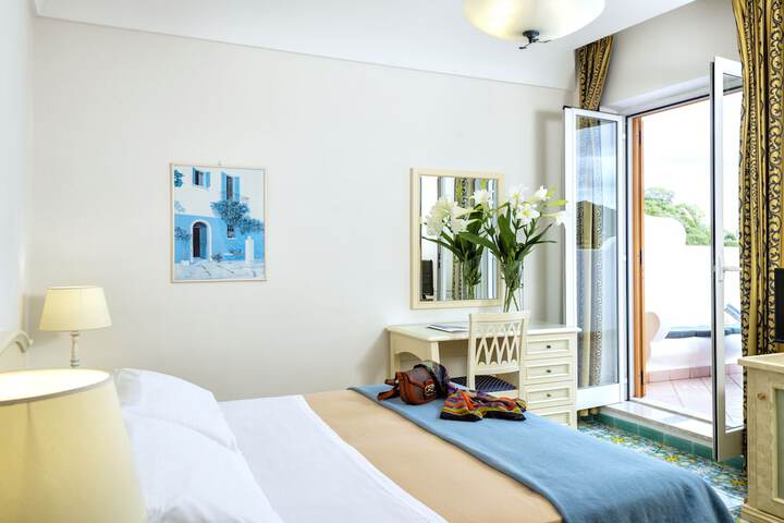 Room 21 of 77