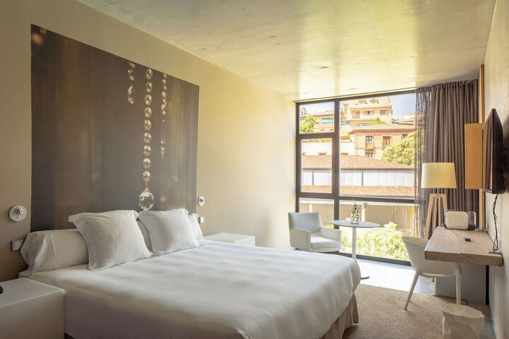 Room 15 of 100