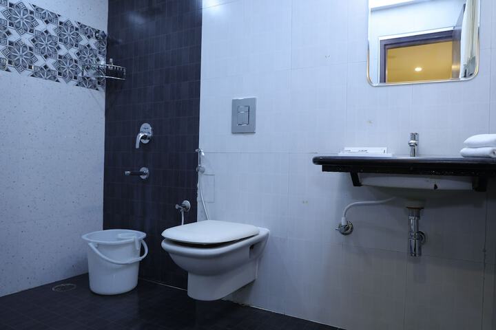 Room 30 of 43