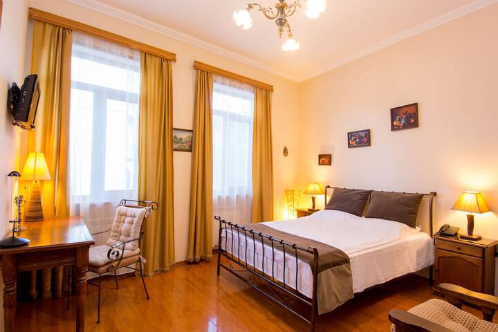 Room 12 of 51