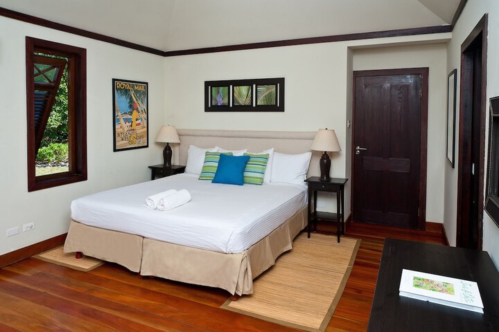 Room 4 of 35