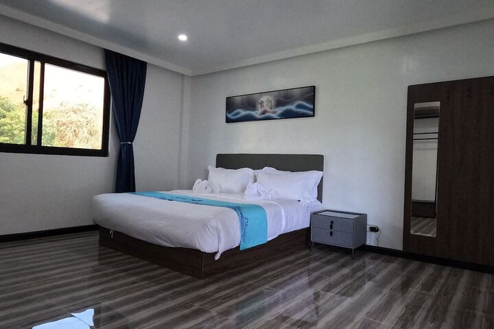 Room 9 of 17