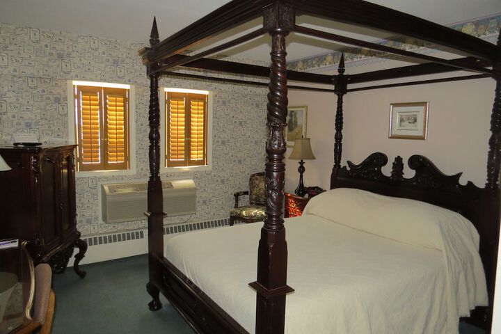 Room 5 of 33