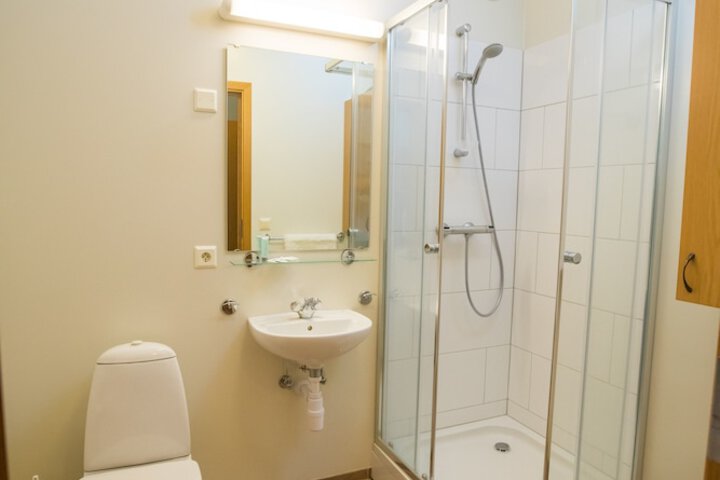 Room 10 of 40