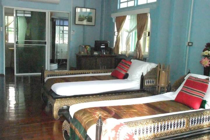 Room 15 of 50