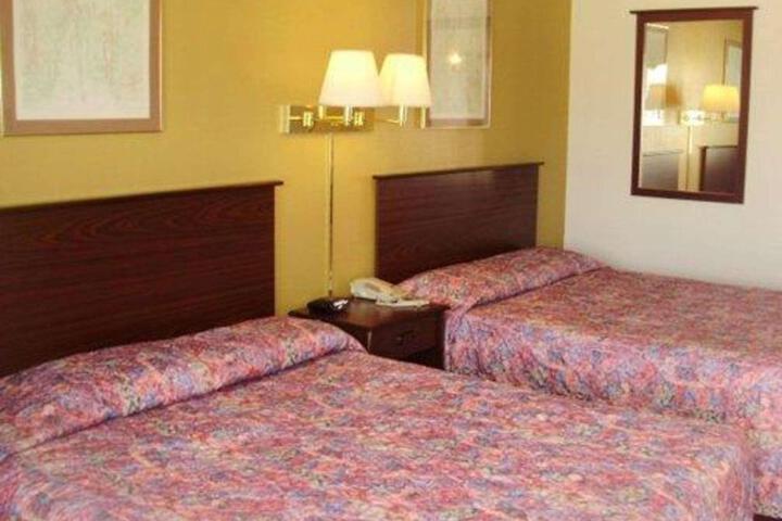 2 Queen Beds
