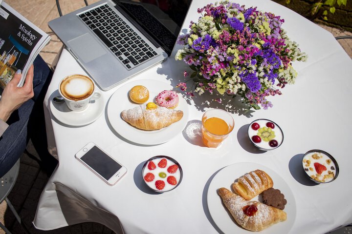 Breakfast/Coffee Service 22 of 33