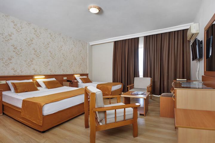 Room 25 of 111