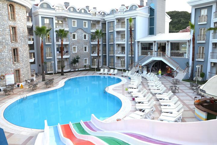 Pools & Facilities