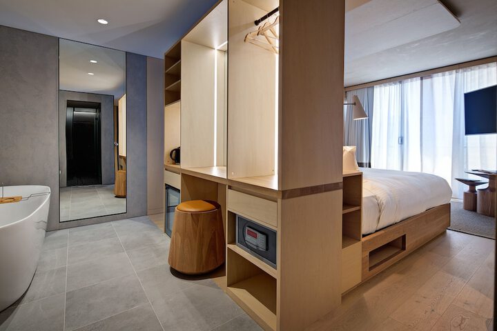 Room 34 of 117