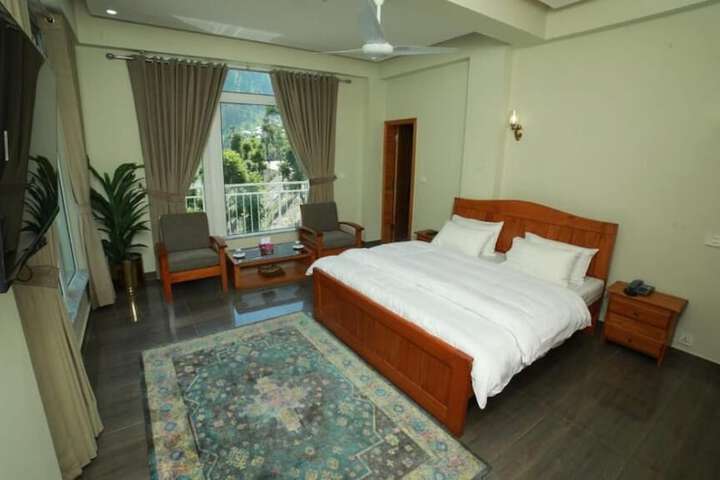 Room 16 of 35